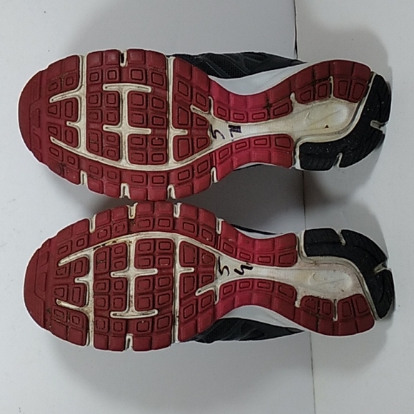 Nike Relentless2 Woman Gray Walking 🚶‍♂️Shoes Size 7. - Picture 3 of 5